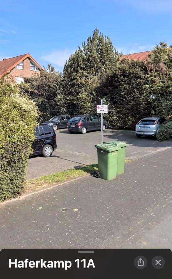 Black Mirror Inkl Wlan, Parkplatz Detmold Luaran gambar